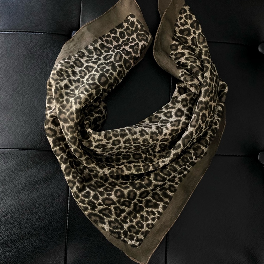 Vintage Leopard Print  Square Neck Scarf